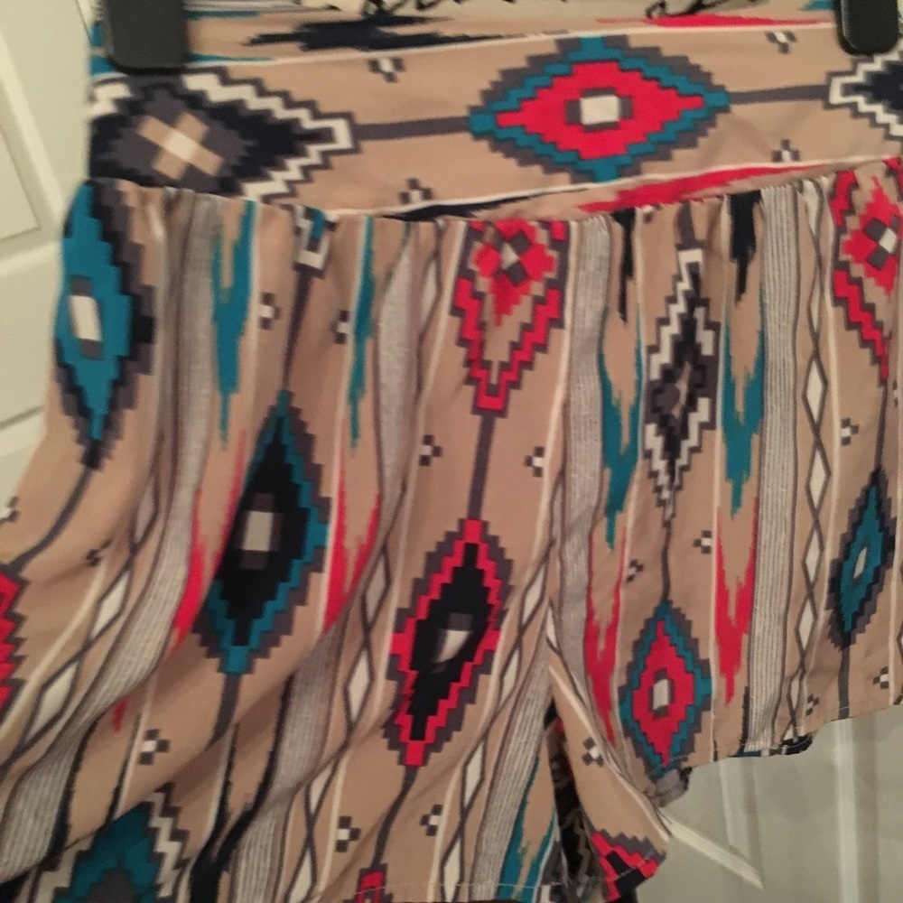 Forever 21 flare tribal shorts - Picture 3 of 5